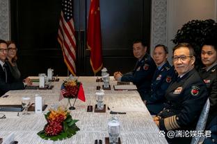 好人缘！记者：大连友人为越南队主帅特鲁西埃举行欢迎晚宴